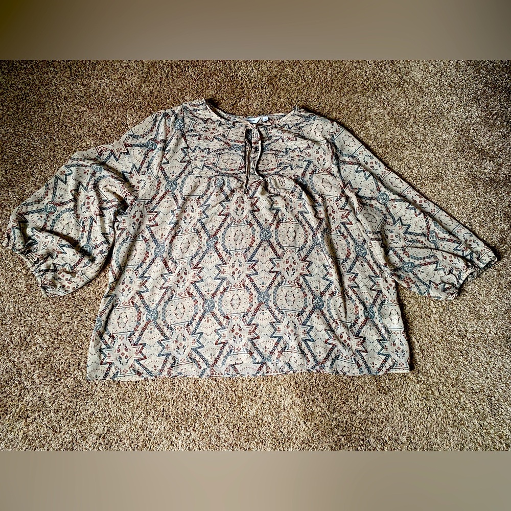 Signature blouse by Reitmans. 2X.